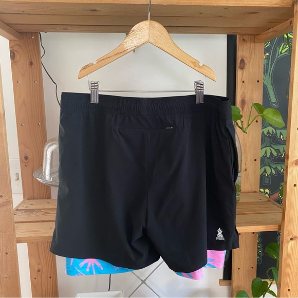 Chubbies Boys The One Leg Two Legs Training Shorts Black Blue Pink Palm Liner XL - Picture 10 of 15